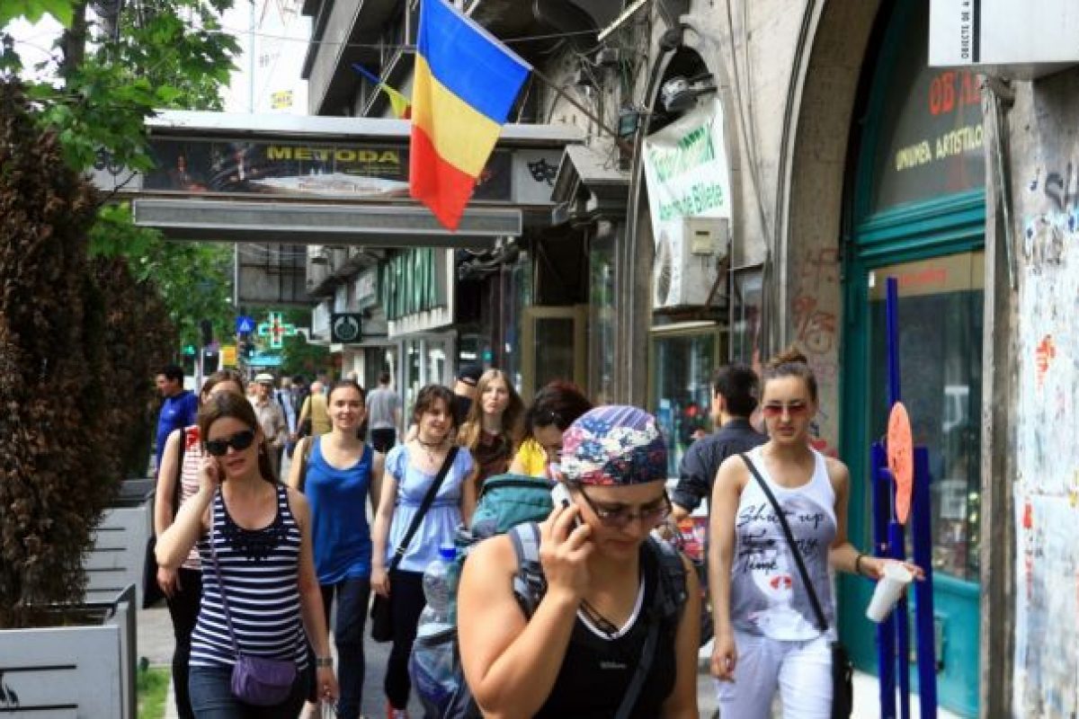 De ce nu explodează „mămăliga românească”. Legătura nefastă dintre profilul psihologic feminin al românilor şi capul plecat în faţa „tătucilor” istoriei