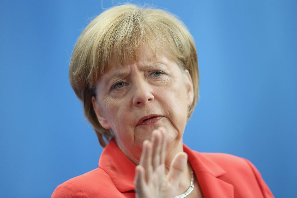 Angela Merkel vrea capul președintelui Comisiei Europene | „Reacția sa la Brexit a fost extrem de dăunătoare”